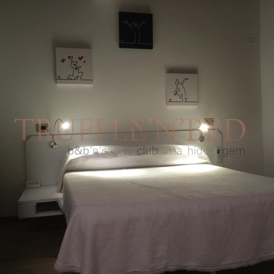 Truffle'N'Bed Panzió San Giovanni dʼAsso Kültér fotó
